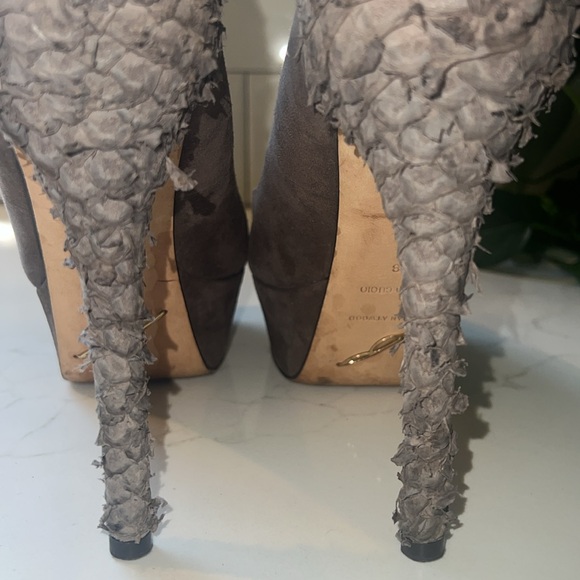 Brian Atwood Blayne Heels - Picture 14 of 16